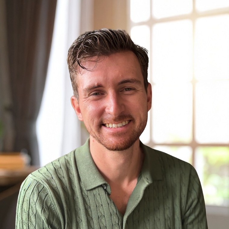 Antoine L., native French teacher